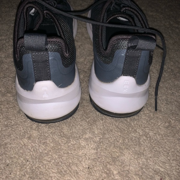 Nike Girls Air Max Axis casual running sneakers - Picture 5 of 6